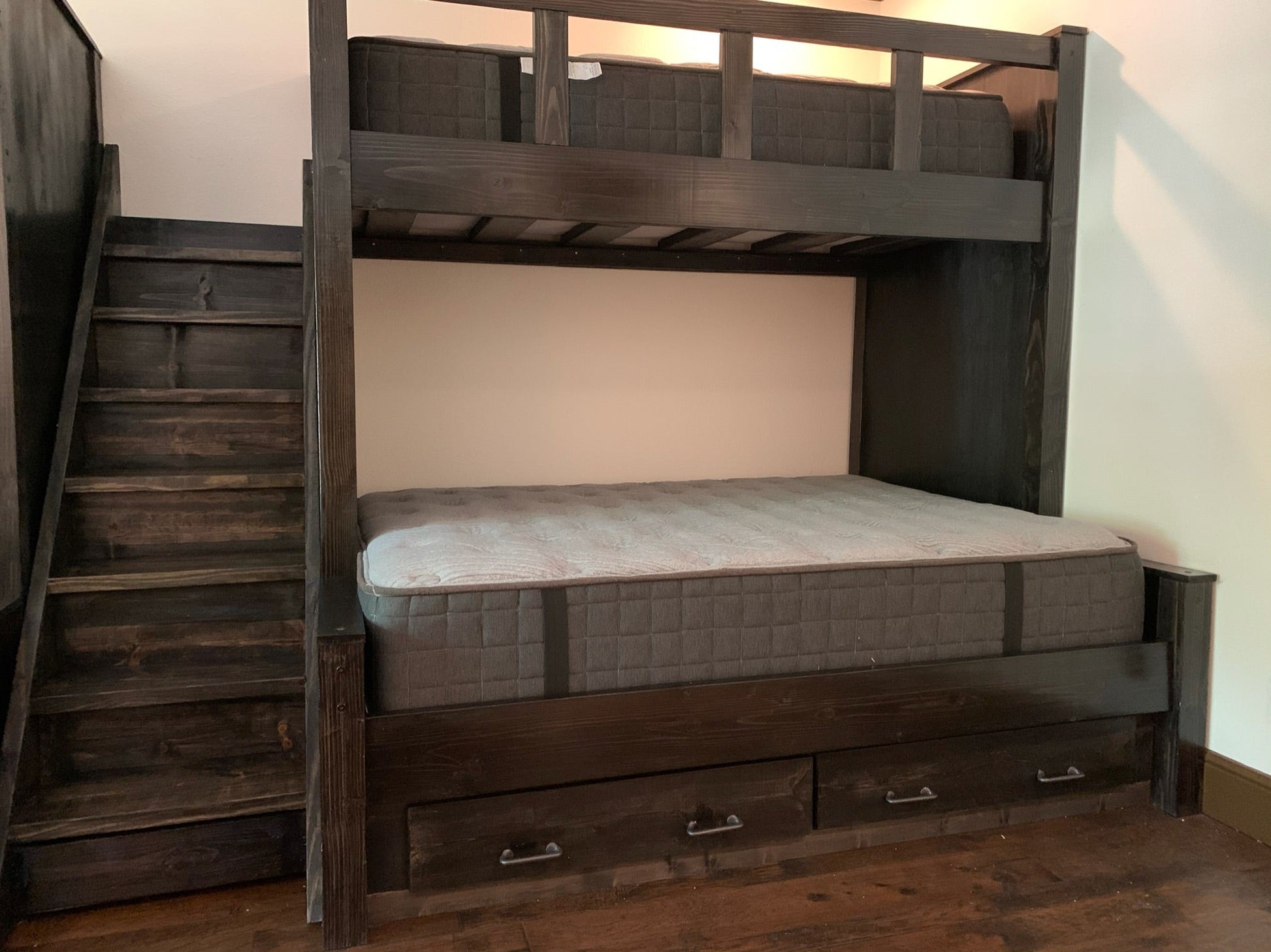 Lake House Quad Bunk Bed with Drawers