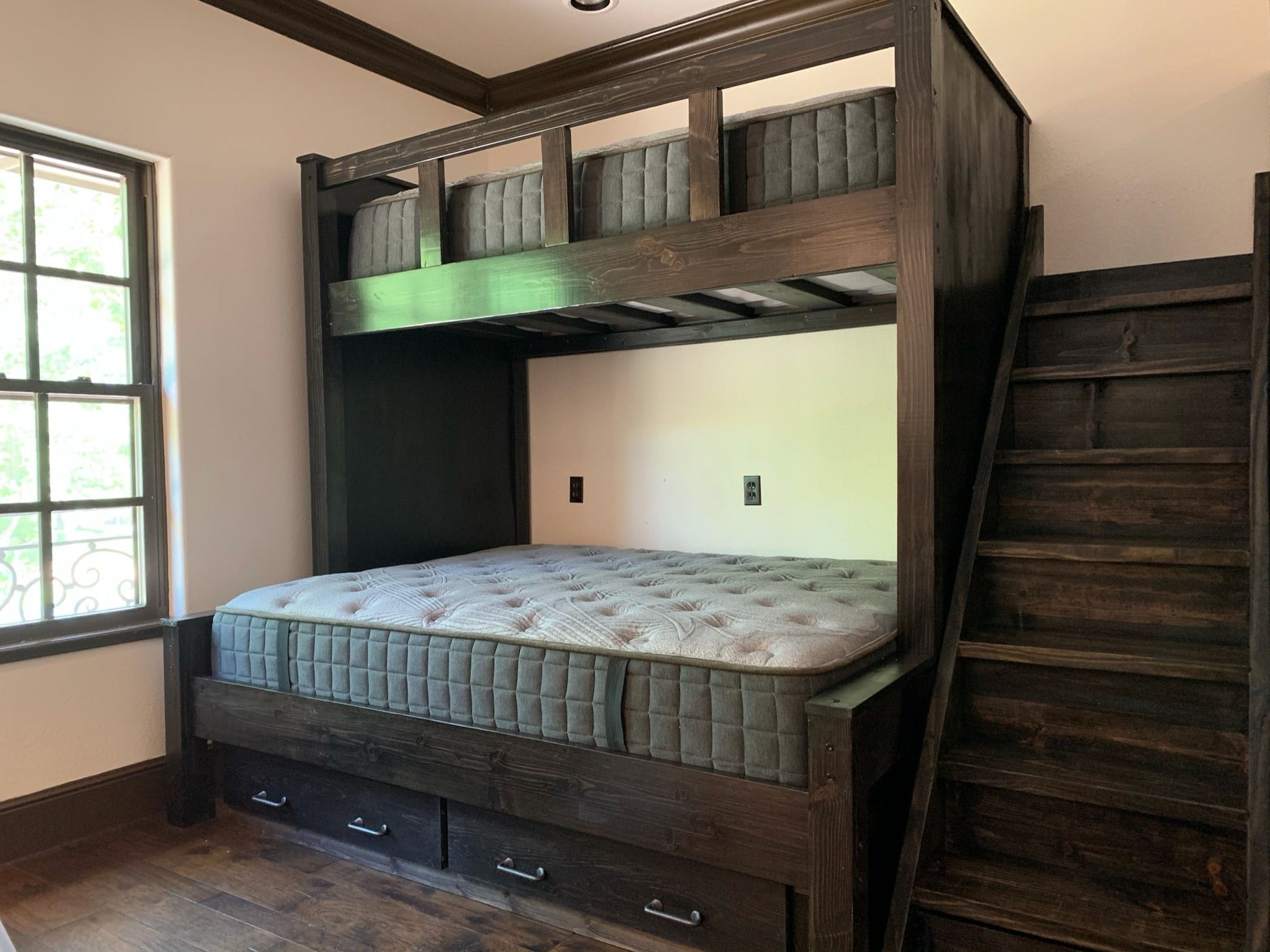 Lake House Quad Bunk Bed with Drawers