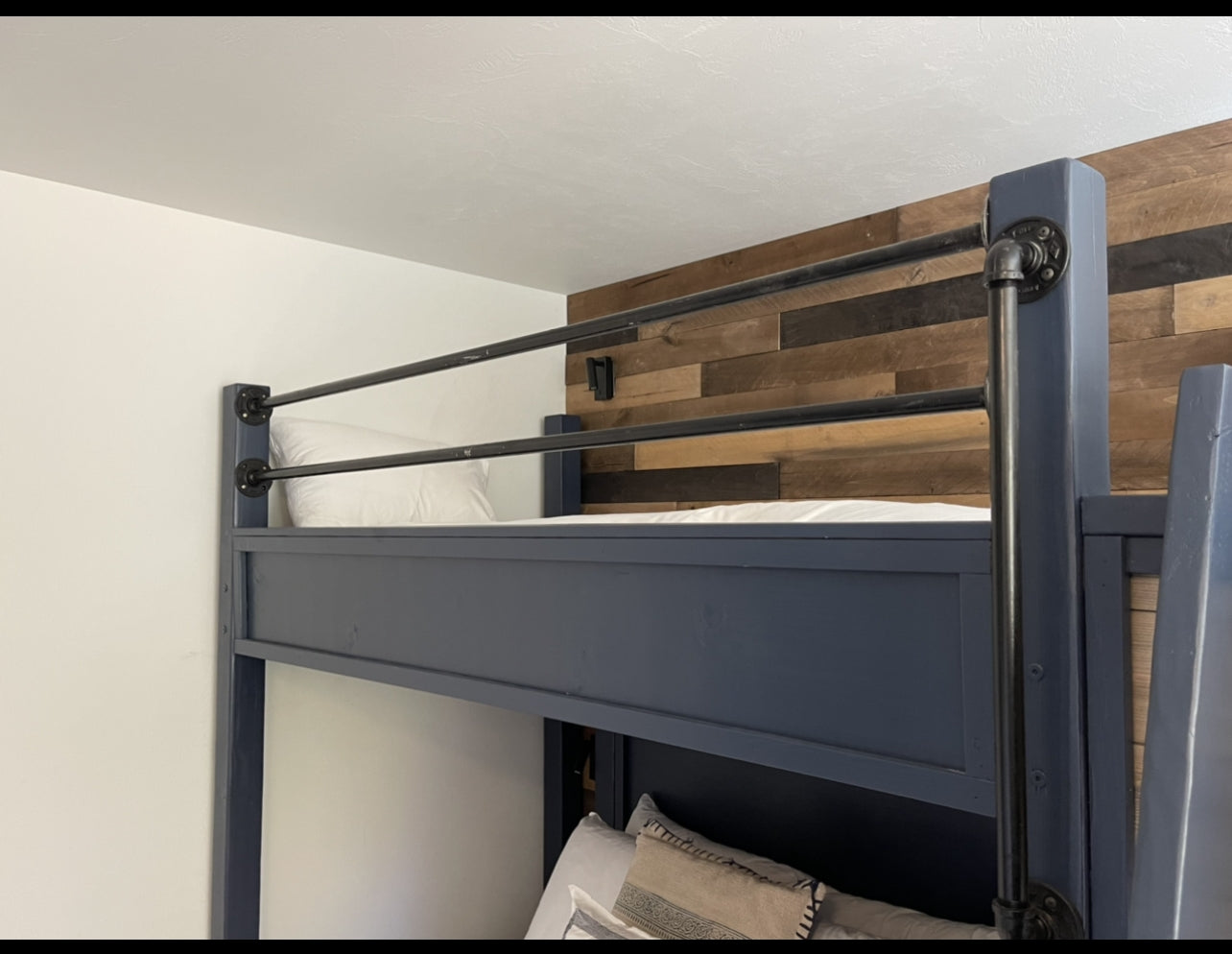 Big Sky Quad Bunk Bed with Storage