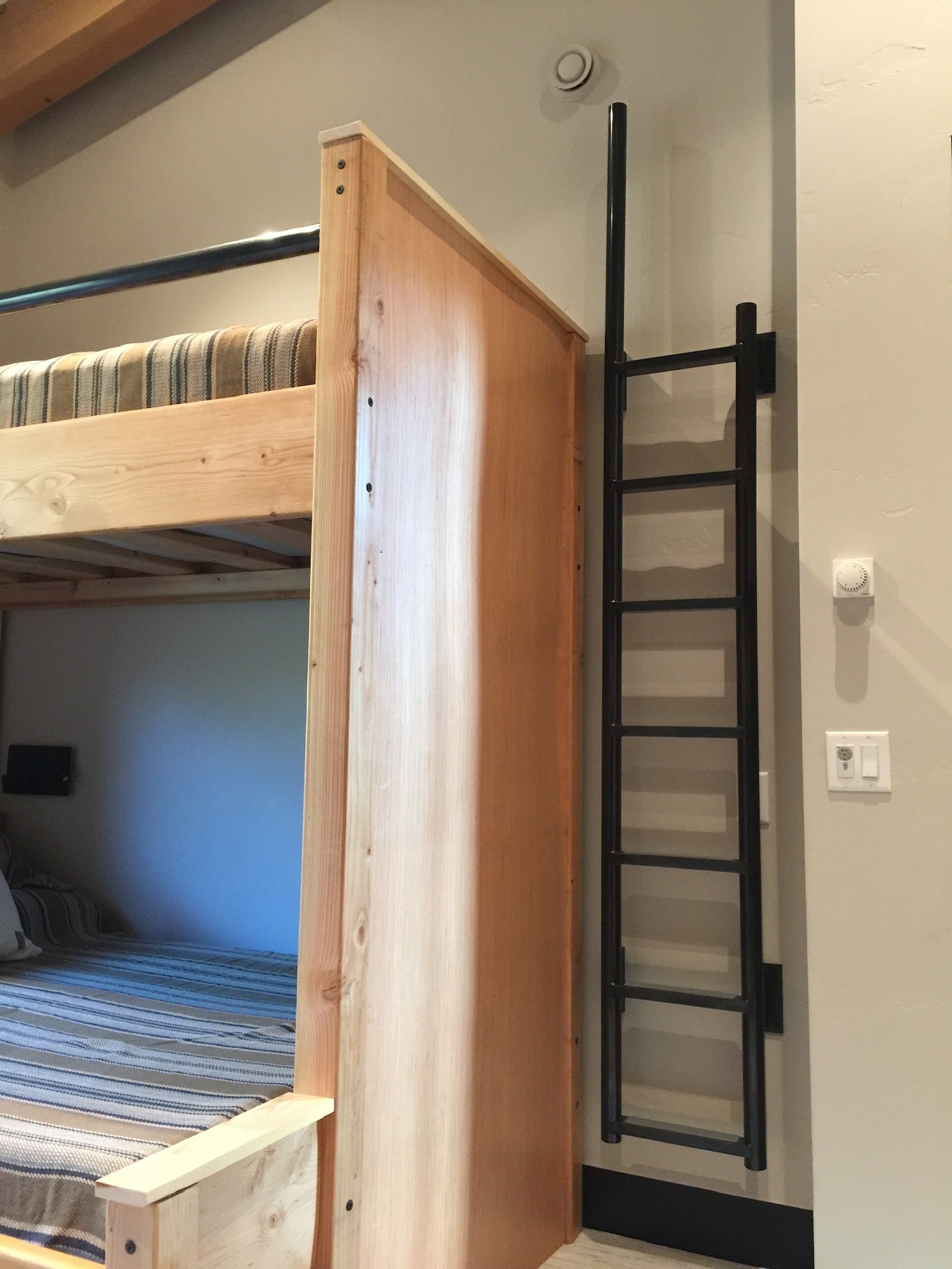 Lake House Triple Bunk Bed